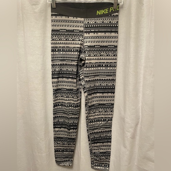 Nike Pro leggings - Picture 2 of 5